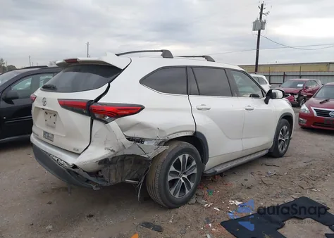 2021 Toyota Highlander Xle из США, поврежденный, VIN 5TDGZRAH5MS075633